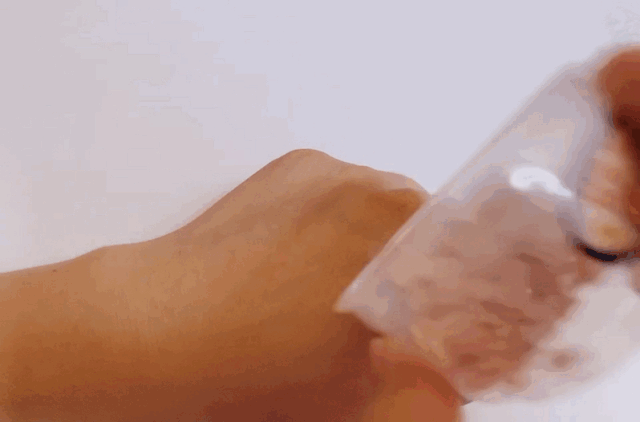 挤身体乳的视频