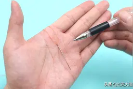 穿针不用求人，教你用一支笔穿针方法，穿针又快又准，太棒了图片