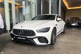 奔驰GT63S AMG 先行版 白外黑内图片