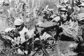 志愿军战士拿着爆破筒扑进敌群，留下最后一句话：为了祖国图片