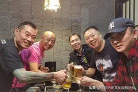 住在鼓楼27平米的老房子里又如何，挡不住“冯裤子”对吃喝的热情图片