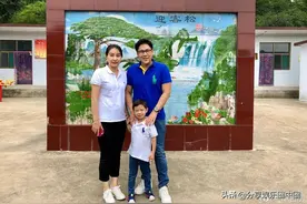 霍启刚郭晶晶爱女名字首曝光，亲自教儿子做饭，五口之家温馨甜蜜图片