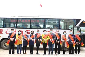 抗击疫情勇担当 无偿献血表爱心图片