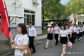 平坝区黎阳学校党、团、队共学党史系列活动之“点亮红色地标，寻访先辈足迹”图片