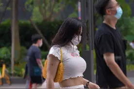 街拍：跟美女对视从来就没输过！图片