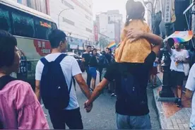 同性恋家庭是否适合抚养孩子？儿童教育学家的显示更少压力和抑郁图片