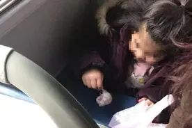 公交车上，5岁女孩的“恶心”行为令乘客反感，网友：让妈教坏了图片