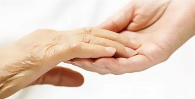 美白嫩肤便宜身体乳