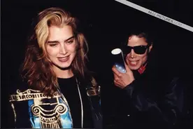 美国四大清纯玉女之一波姬·小丝美照，她对迈克尔·杰克逊有好感图片