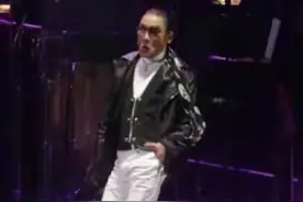梁家辉当着87岁曾江扮85岁谢贤，重提6年前掌掴事件，网友：真像图片