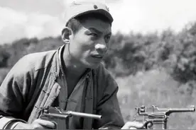 她是银幕上“胖大嫂”，丈夫是郭振清，郭振清有个遗憾是没能入党图片
