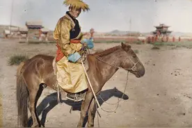1913年的蒙古人物老照片 极具特色的人物装扮图片