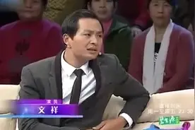 周润发的替身一亮相全场嘉宾欢呼，笑起来真像发哥图片