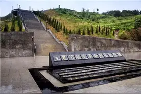 肖永银、曾绍山、李德生三个人曾同在第12军，后来各自成就如何？图片