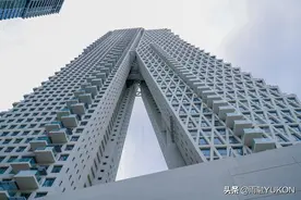 全球第一高倾斜大楼：240米高耗资17亿所建，一套房323万图片