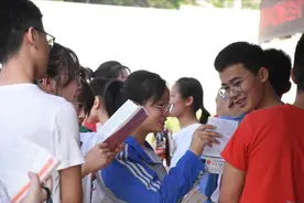 河北省高考录取分数线预测：物理历史类双降低，考生“笑脸相迎”图片