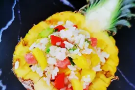 水果别直接吃了，我教你做无难度的凤梨炒饭，我家孩子天天吃不够图片