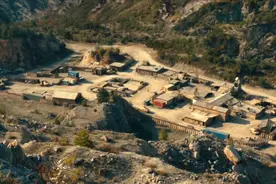 50大兵对决400塔利班，美军“愚蠢”地将基地建在了山坳里图片