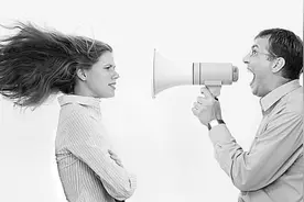 心理学家：脾气很暴躁、一点就炸，是无能的表现图片