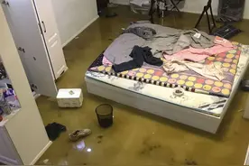 地板被泡、墙皮脱落…哈尔滨一小区7家居民因下水堵塞被淹图片