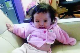 3岁女儿被拐，找到女儿后丈夫死死捂住妻子嘴，让妻子装看不到图片