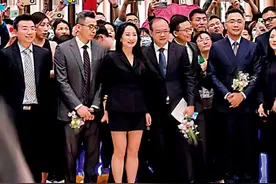 10月26日，加销毁孟晚舟案证据，印度增兵边境，美日航母进入南海图片