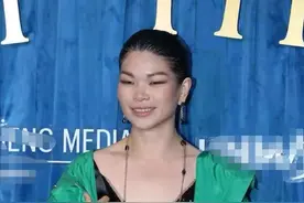 惊艳！张雨绮何穗红毯造型好大胆，“最丑”国模吕燕高级脸太飒图片