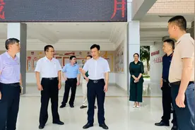 永定区领导走访慰问高三毕业班教师图片