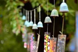 为了爱情，我放弃了所有，带着行囊离开了那个让我伤心的城市图片