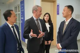 【国际交流】美国学者莅临西安市第四医院参观交流图片