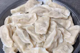 萝卜饺子这样调馅才好吃，做法简单，味道鲜香，一次至少能吃2盘图片