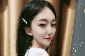 早春种草时髦蕾丝+绿色四叶草项链=街头最靓的仔图片