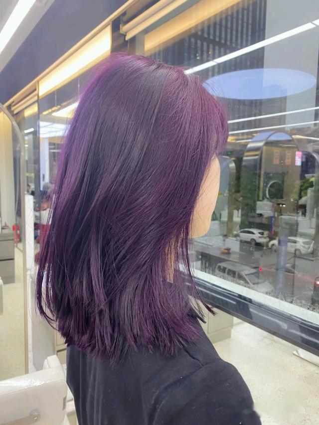 女人染发别染红色紫色,太俗!黄黑皮染这几款颜色,显白又洋气