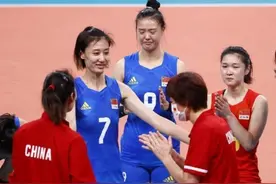 中国女排传坏消息！郎平执教8年欲退休？白岩松一个关键词获众赞图片