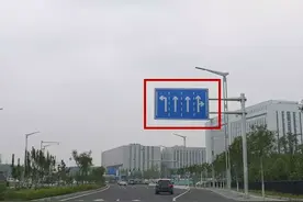 顺义这路口指示牌和地标不一致，司机懵了图片