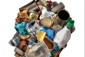 “不差钱”的老人痴迷捡垃圾，当心是阿尔茨海默病前兆图片