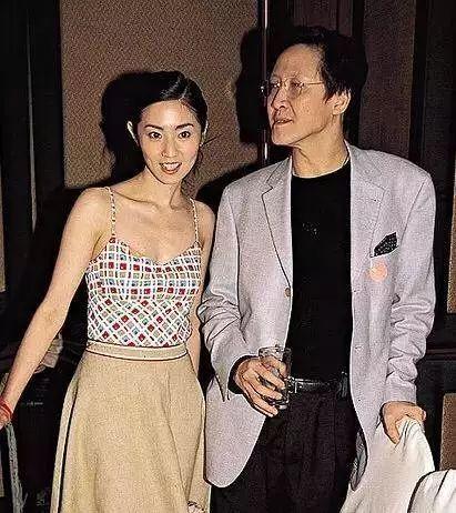 张玉珊当年称不上大火,但她长相甜美身材又高挑,和很多貌美的女星一样