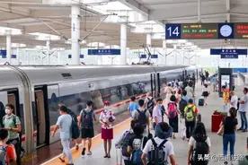 看！摘下口罩的动妹，是什么样？图片