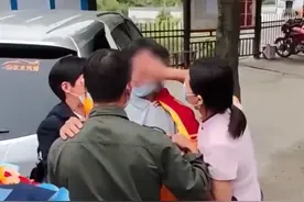 湖北一男子与父母置气离家出走，流浪30年后回家发现父母已离世图片