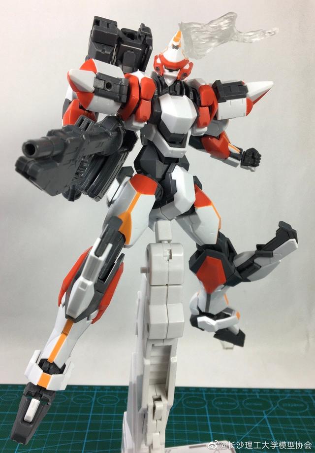 宅客模玩原创测评：青岛社 1/48 烈焰魔剑 测评（素组+展示部分）