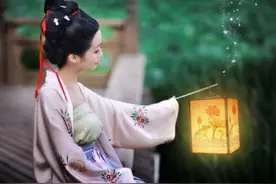 李清照雨后向丈夫寻欢，写下《丑奴儿》，用词大胆，令人心旷神怡图片