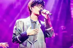 过气？许嵩开演唱会一票难求，仅凭热爱的音乐活成了自己理想样子图片