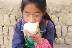 “我能吃一口吗？”6岁姐姐向弟弟讨蛋糕，妈妈：不准吃，赔钱货图片