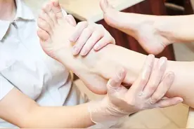 山东女人开按摩馆用“金钱做诱惑”，一年狂赚200万，了不起图片