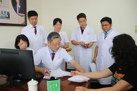 中医服务率深圳第一，北京中医药大学深圳医院（龙岗）进入全国百强图片
