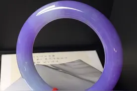 冰种紫罗兰圆条手镯图片