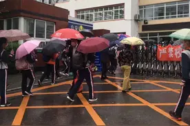 “神兽”归笼，家长心情复杂……图片