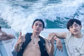 在线澄清还p掉纹身，曾经被全网黑的蔡徐坤，如何扭转的路人缘图片