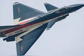 国产歼-10战斗力如何？巴铁飞行员评价：非常危险的战斗机图片