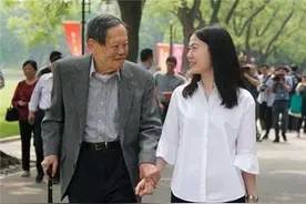 99岁杨振宁的旷世爱恋，翁帆：这17年里，我渐渐活成了你的样子图片